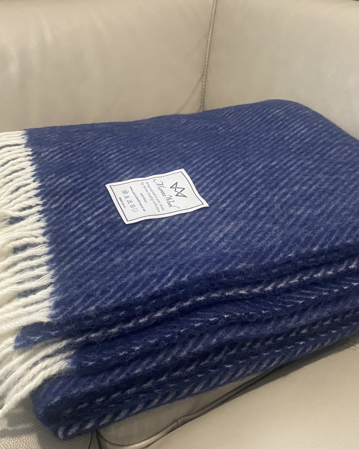 Natural Merino Wool Blanket / Wool Bed Throw Double Size  160 x 200 cm light grey