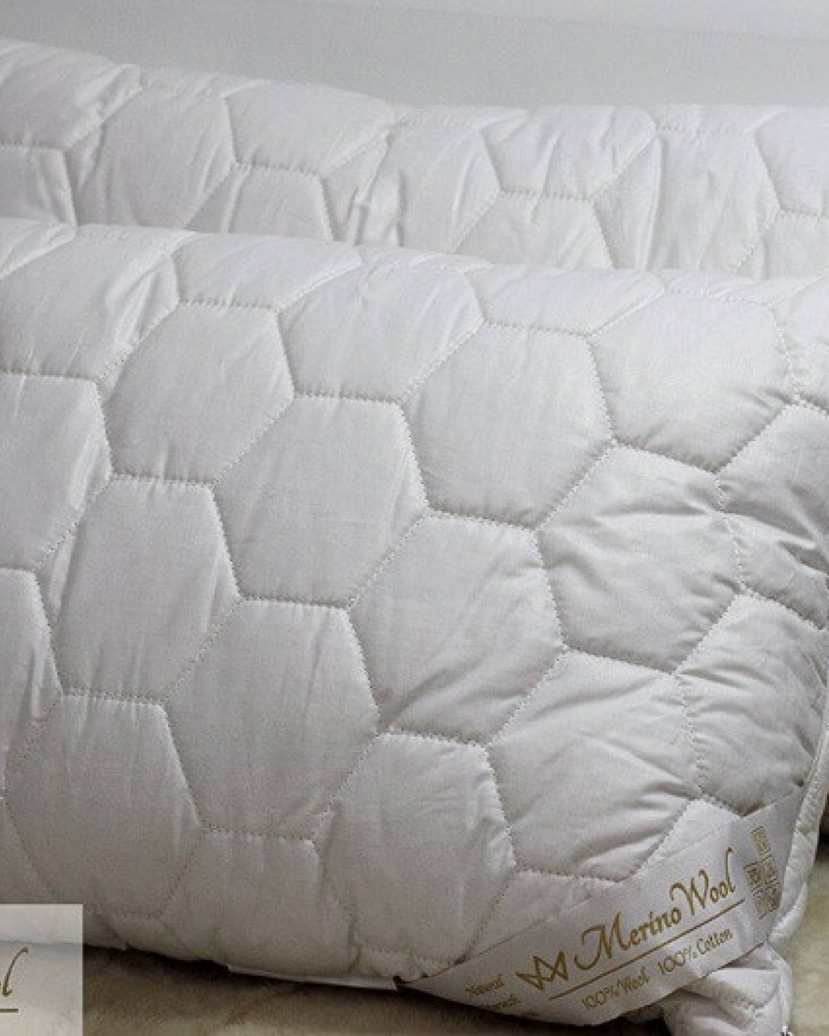 Pack of 2 Classic Merino Wool Pillow 45 x 75 cm + Removable Cotton Zipped Cover 19" x 29" Hypoallergenic